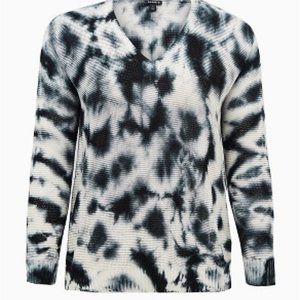 Torrid tie-dye pullover. (00)